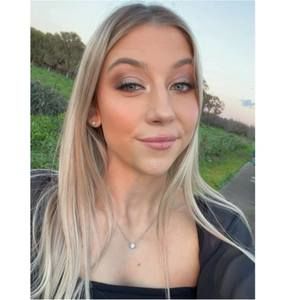 Meet your Posher, Danielle